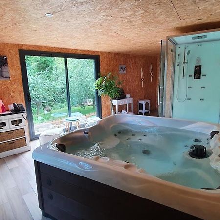 La Fresnaie : Chambres ,Table D'Hotes & Spa Tille Bagian luar foto